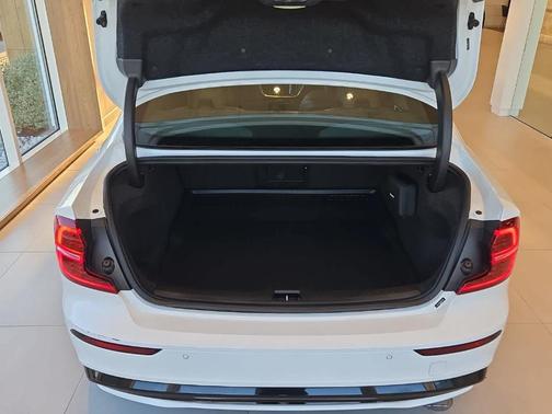 2023 Volvo S60 B5 Plus Black Edition