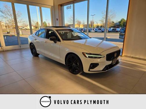 2023 Volvo S60 B5 Plus Black Edition