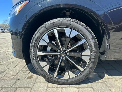 Black 2026 Volvo XC60 B5 Plus