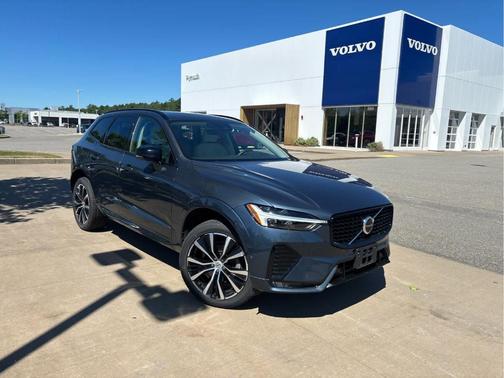 Denim Blue Metallic 2024 Volvo XC60 B5 Plus Dark Theme