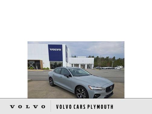 2024 Volvo S60 B5 Core Dark Theme
