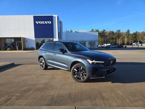 2026 Volvo XC60 B5 Plus