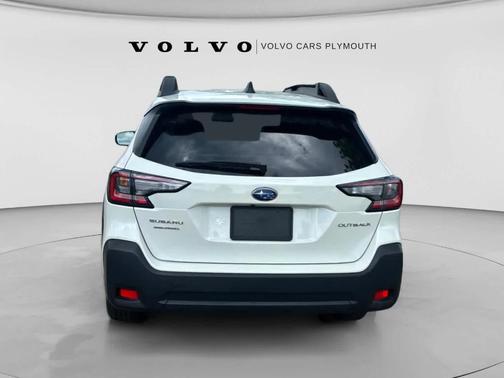 Crystal White Pearl 2025 Subaru Outback Premium