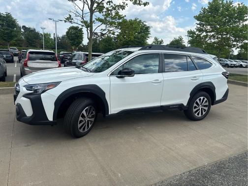 Crystal White Pearl 2025 Subaru Outback Premium