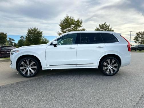 2022 Volvo XC90 T6 Inscription 7 Passenger