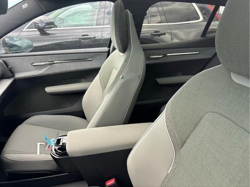 2025 Volvo EX30 Twin Motor Plus
