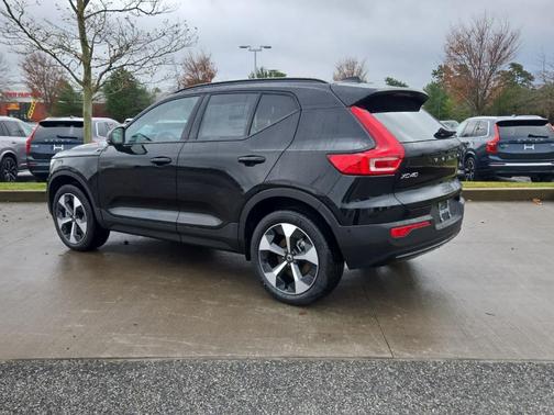 2026 Volvo XC40 B5 Plus