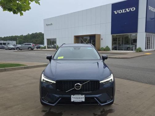 2025 Volvo XC60 B5 Plus