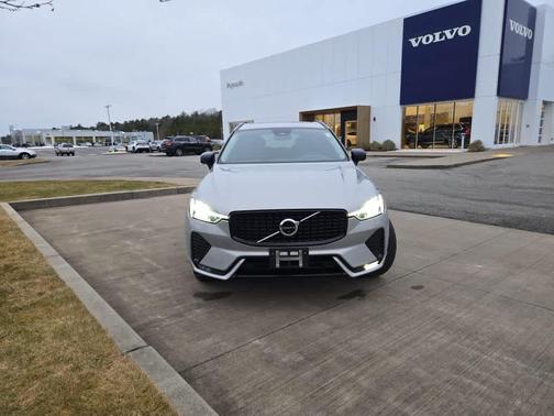 2023 Volvo XC60 B5 Plus Dark Theme