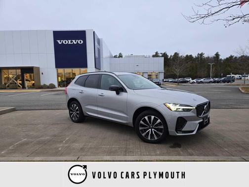 2023 Volvo XC60 B5 Plus Dark Theme