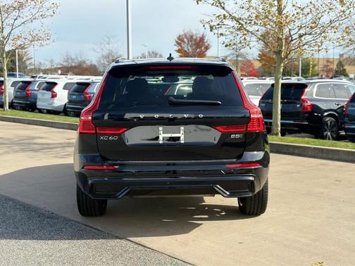 2025 Volvo XC60 B5 Plus