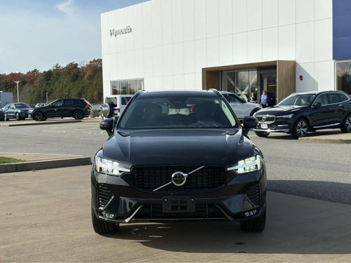 2025 Volvo XC60 B5 Plus