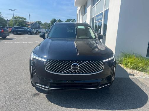 2026 Volvo XC90 B6 Core