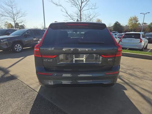 2022 Volvo XC60 B5 Momentum