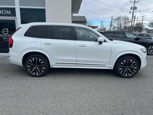 2025 Volvo XC90 Plug-In Hybrid T8 Plus 7-Seater