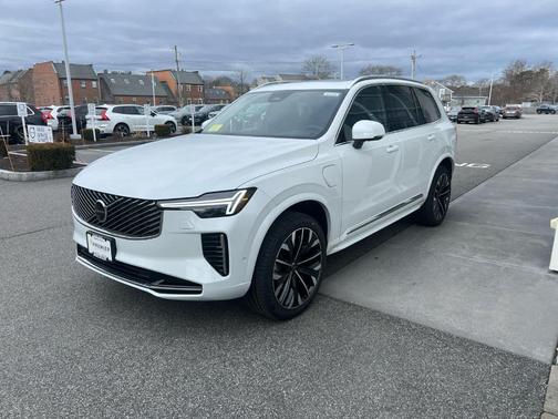 2025 Volvo XC90 Plug-In Hybrid T8 Plus 7-Seater