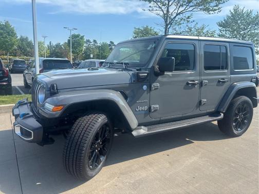 Sting Gray Clearcoat 2023 Jeep Wrangler 4xe Sahara