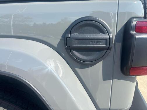 Sting Gray Clearcoat 2023 Jeep Wrangler 4xe Sahara