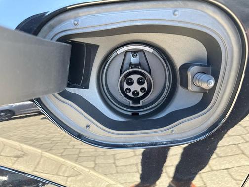 Onyx Black Metallic 2026 Volvo XC90 Plug-In Hybrid T8 Plus 7-Seater