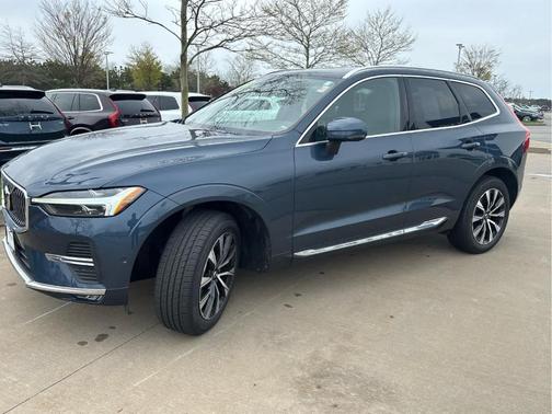 Denim Blue Metallic 2023 Volvo XC60 B5 Plus Bright Theme