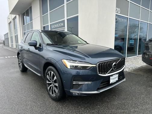 Denim Blue Metallic 2023 Volvo XC60 B5 Plus Bright Theme