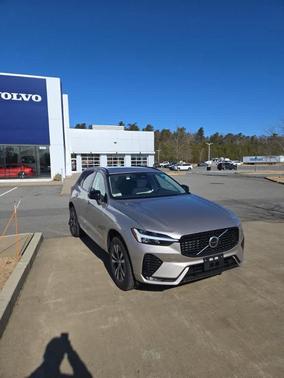 2025 Volvo XC60 B5 Core