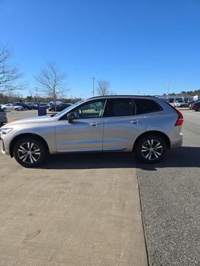 2025 Volvo XC60 B5 Core