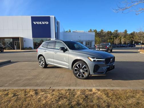 2024 Volvo XC60 B5 Plus Dark Theme