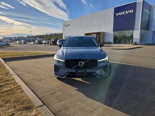 2024 Volvo XC60 B5 Plus Dark Theme