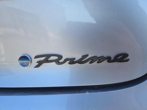 2024 Toyota Prius Prime SE