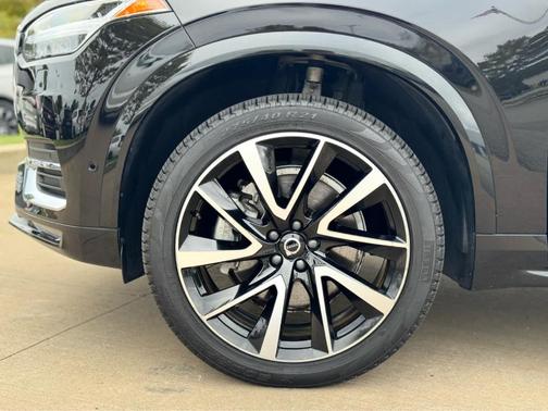 2024 Volvo XC90 B6 Plus Bright Theme 6-Seater