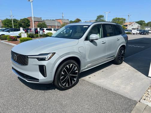 2025 Volvo XC90 Plug-In Hybrid T8 Ultra 7-Seater