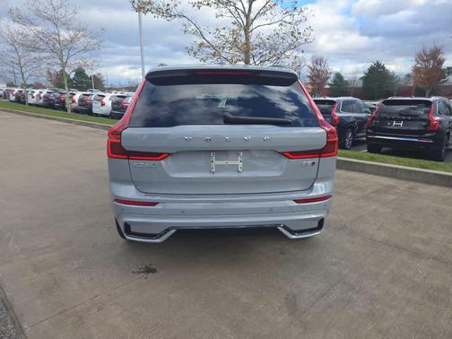 2026 Volvo XC60 B5 Plus