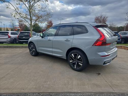 2026 Volvo XC60 B5 Plus