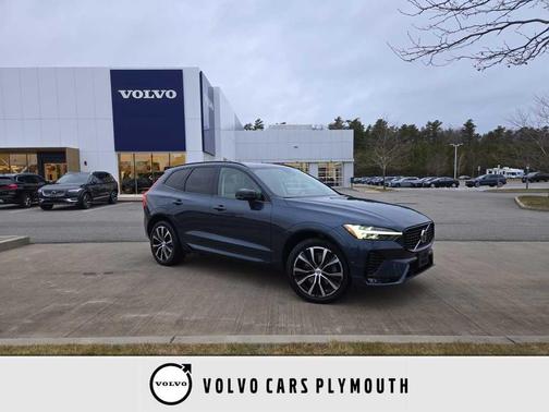 2023 Volvo XC60 B6 Ultimate Dark Theme