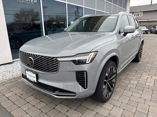 Metallic 2026 Volvo XC90 B6 Ultra 7-Seater