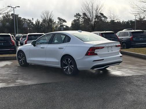 2025 Volvo S60 B5 Core