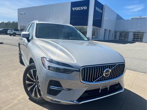 Silver 2023 Volvo XC60 B5 Plus Bright Theme