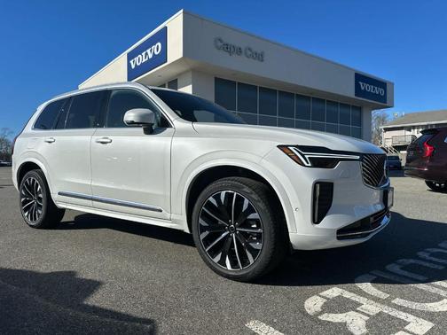Crystal White Pearl 2026 Volvo XC90 B6 Plus 7-Seater