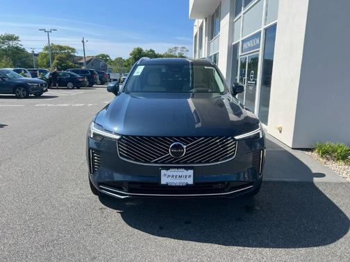 2025 Volvo XC90 B6 Ultra