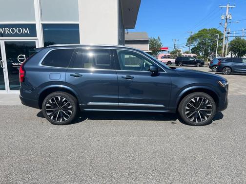 2025 Volvo XC90 B6 Ultra