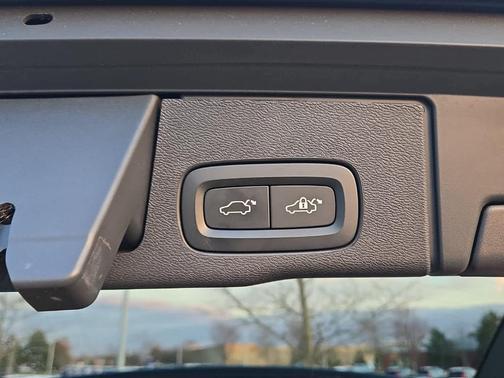 2023 Volvo XC60 B5 Core