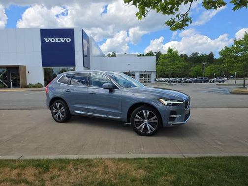 Gray 2023 Volvo XC60 B5 Plus Bright Theme