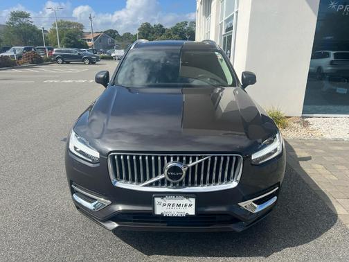 2024 Volvo XC90 B6 Plus Bright Theme 7-Seater