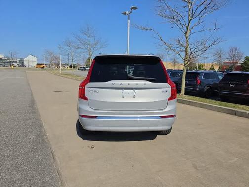 Silver 2024 Volvo XC90 B5 Plus Bright Theme