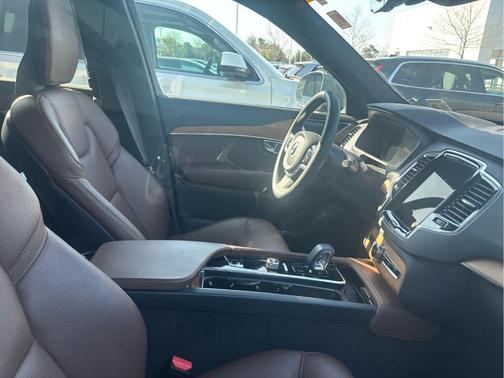 Thunder Gray Metallic 2023 Volvo XC90 B6 Plus 7-Seater