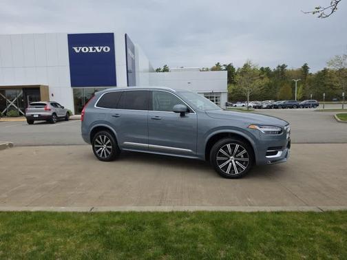 Thunder Gray Metallic 2023 Volvo XC90 B6 Plus 7-Seater