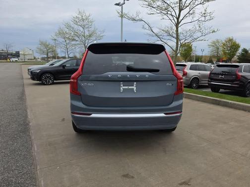 Thunder Gray Metallic 2023 Volvo XC90 B6 Plus 7-Seater