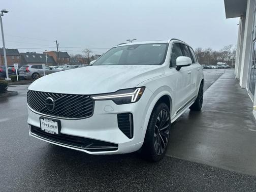 Crystal White Pearl 2026 Volvo XC90 B6 Plus 7-Seater