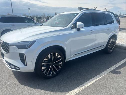 Crystal White Metallic 2025 Volvo XC90 B6 Plus 7-Seater